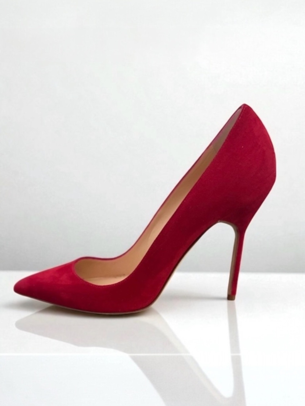 Manolo Blahnik BB 105mm Suede Pumps
Blue 38 Red 38.5